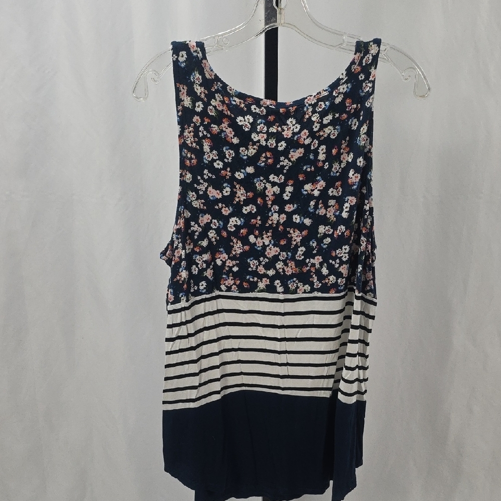 Floral and Striped Sleeveless Top - Picture 7 of 8